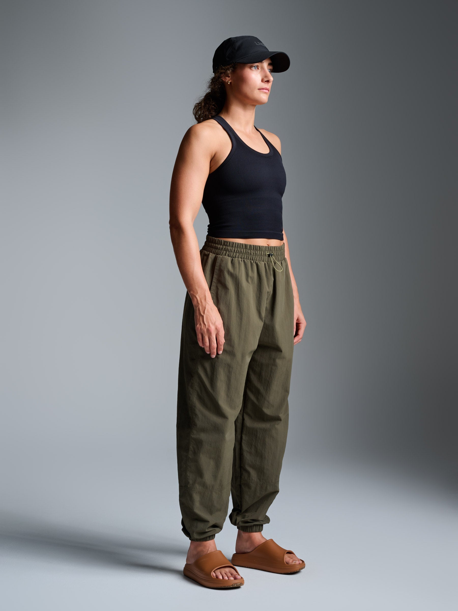 CROPPED MUSCLE TANK (RECYCLED) Black