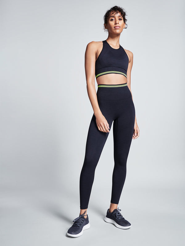 Micha is 5' 9" - Waist 65cm (25.5"), Hips 89cm (35")