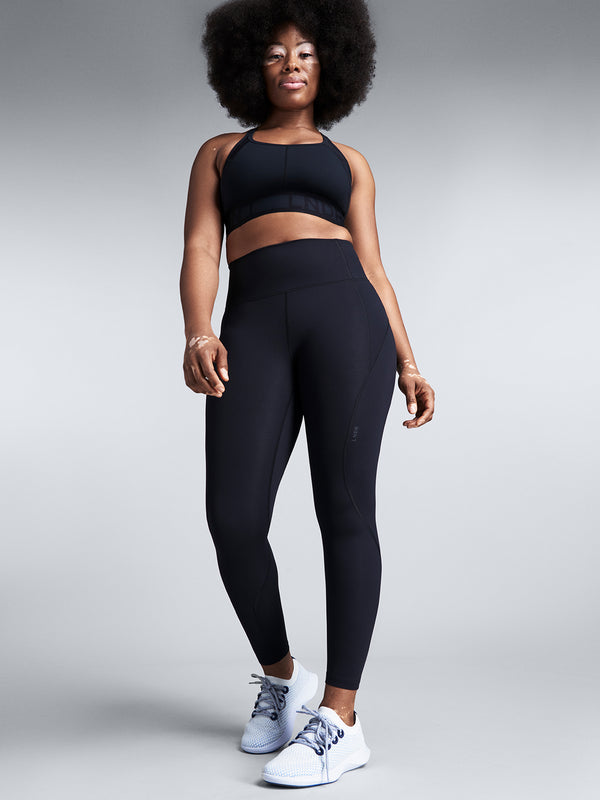 Eva is 5' 6.5" - Waist 80.5cm (32"), Hips 104cm (41")
