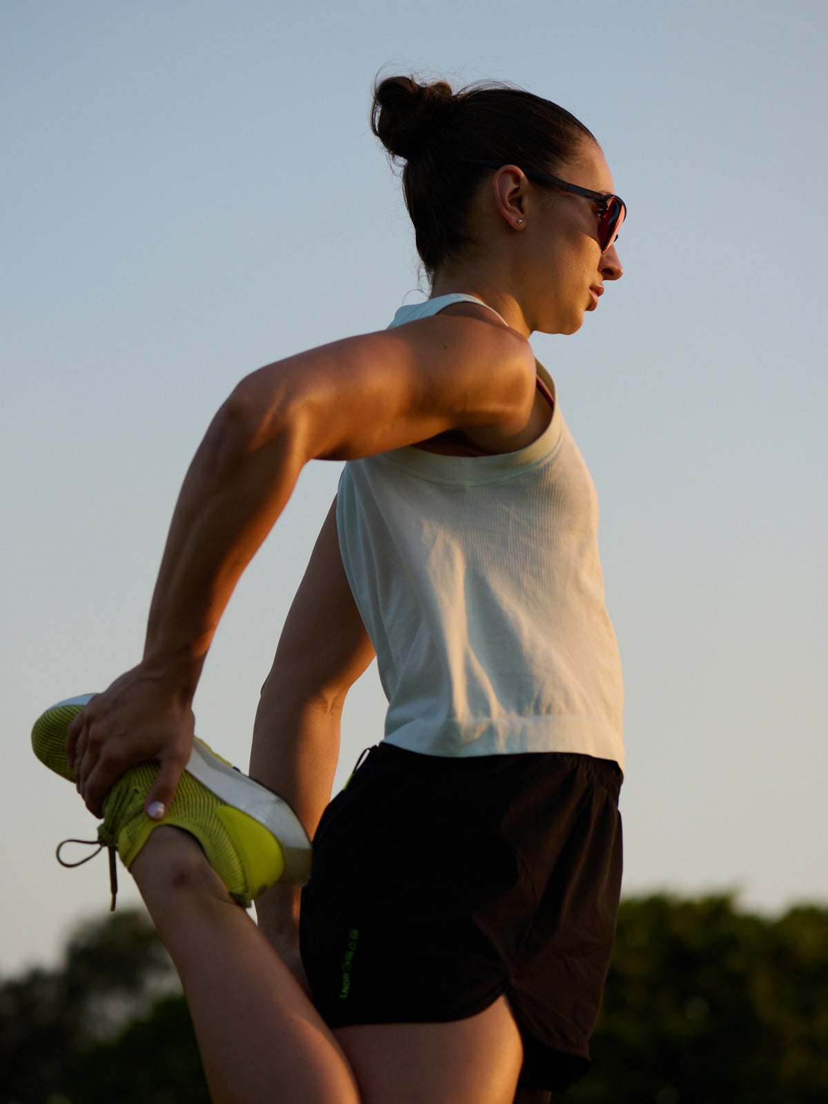 Womens pro run black short 8