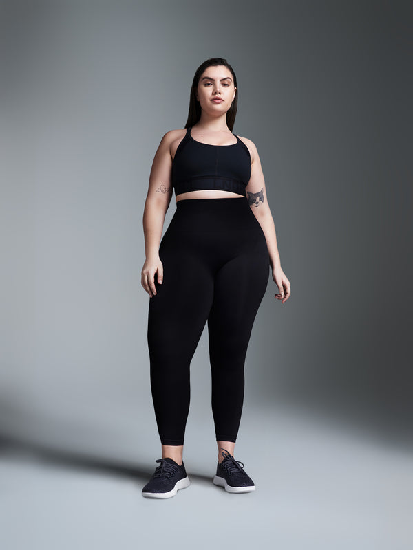 Lucy wears size L-XL is 5' 9" - Underbust 36in, Waist 34.5in, Hips 51in, Inseam 33”