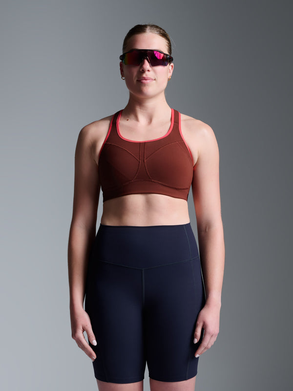 Courteney wears size 36C is 5' 6" - Underband 76in, Bust 85in, Waist 72in, Hips 100in