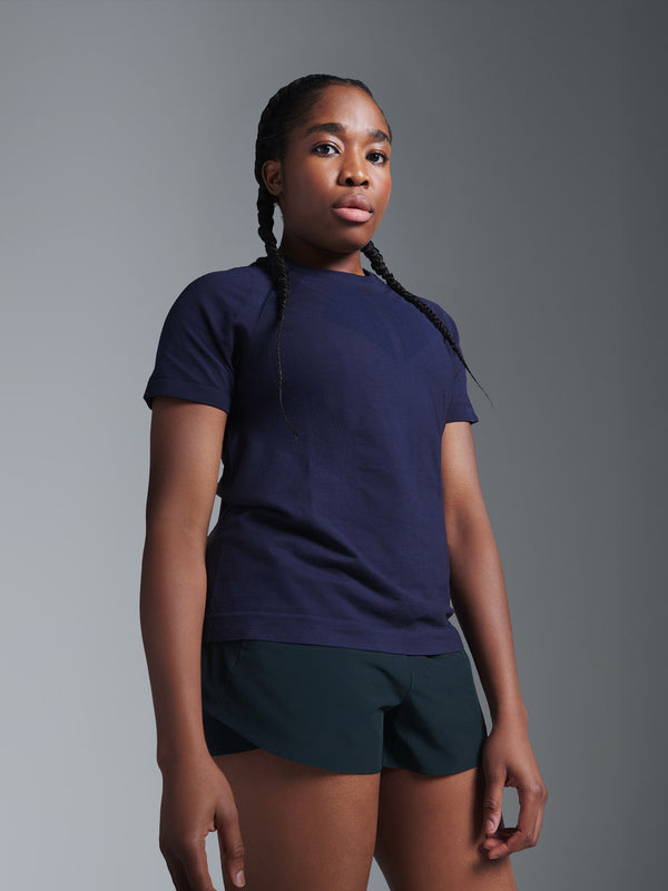 Patricia wears size M-L is 5' 9" - Underbust 32.5in, Waist 31.5in, Hips 43in, Inseam 35in