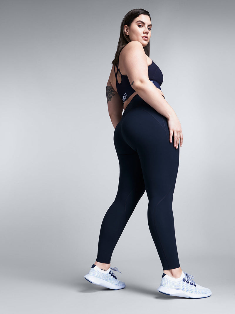 Size_XL / Measurements_Lucy is 5' 9" - Waist 88cm (34.6"), Hips 130cm (51")