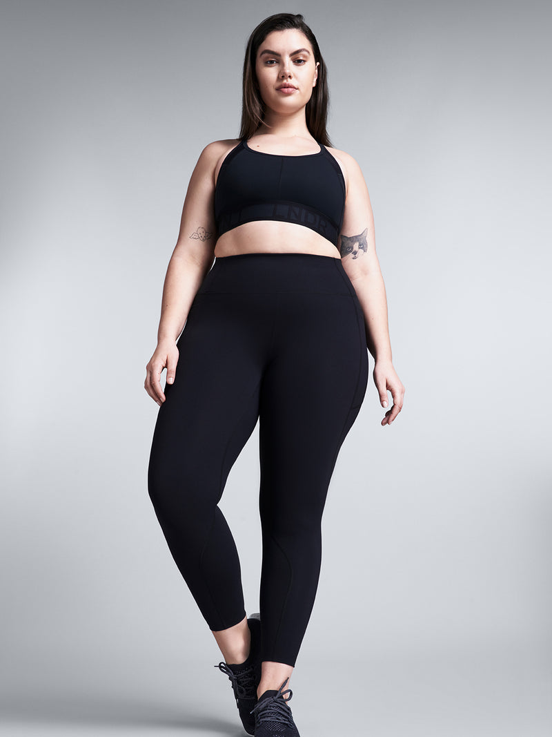 Size_XL / Measurements_Lucy is 5' 9" - Waist 88cm (34.6"), Hips 130cm (51")