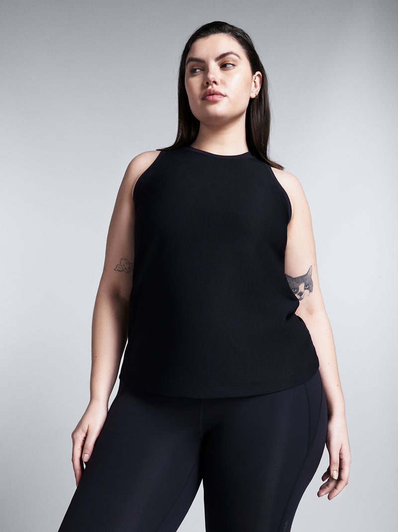 Size_XL / Measurements_Lucy is 5' 9.5" - Under Bust 89cm (36") 36C, Waist 88cm (34.6"), Hips 130cm (51")