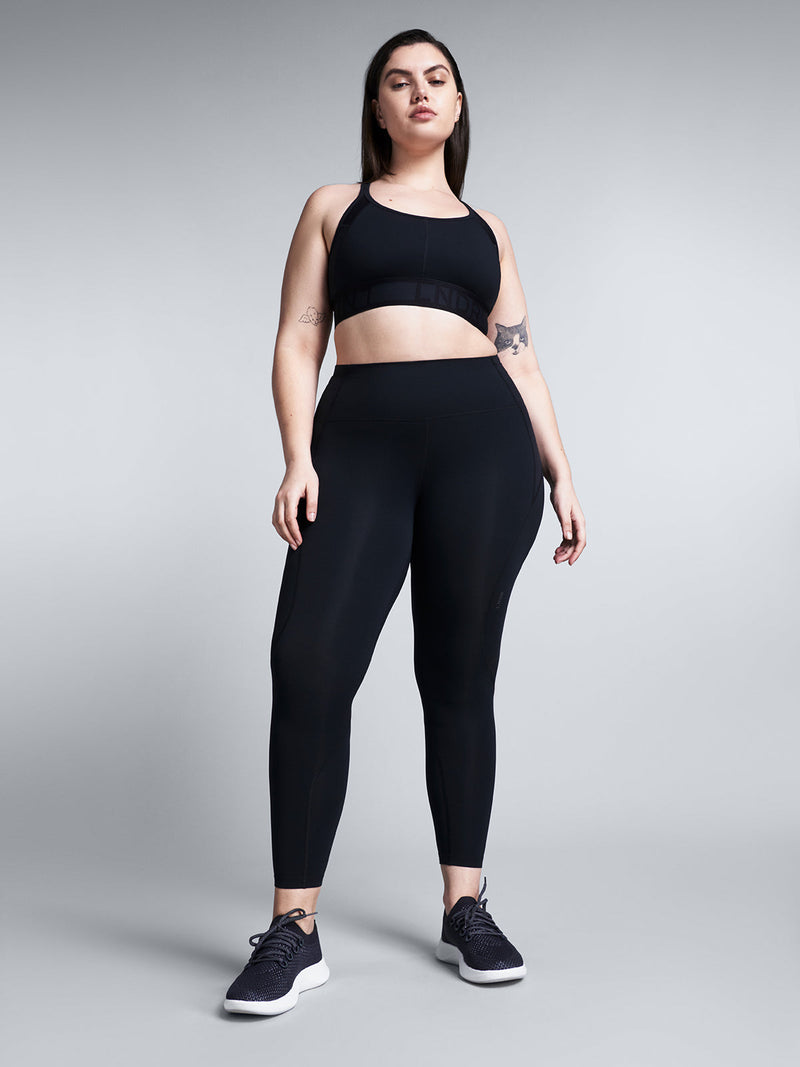 Size_XL / Measurements_Lucy is 5' 9" - Waist 88cm (34.6"), Hips 130cm (51")