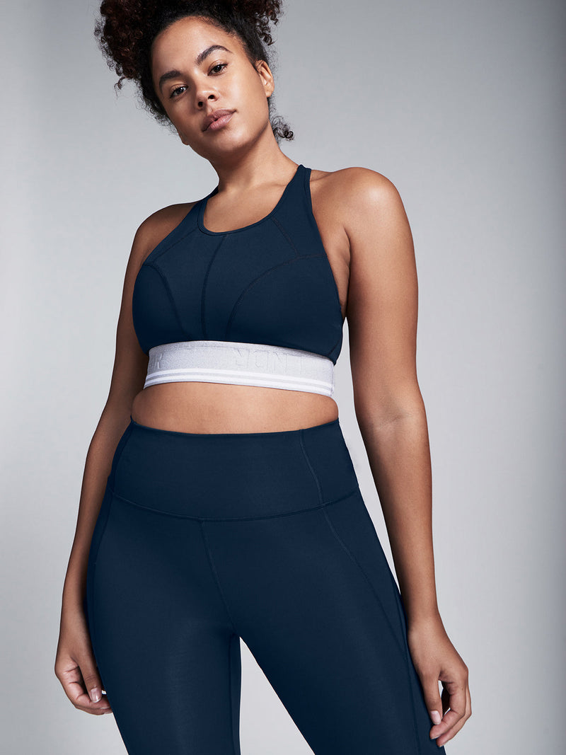 Size_M / Measurements_Simone is 5' 6" - Waist 79cm (28"), Hips 106cm (42")