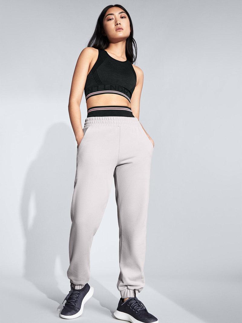 Size_S / Measurements_Tia is 5' 8" - Waist 66cm (26"), Hips 99cm (39")
