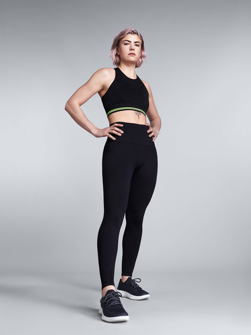 Size_S - M / Measurements_Hannah is 5' 7.5" - Waist 72cm (28.5"), Hips 101cm (40")